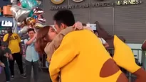 Facebook: hombre le pide matrimonio a su pareja disfrazado de Pikachu y se vuelve viral. Foto: captura/Video: カリン 英二