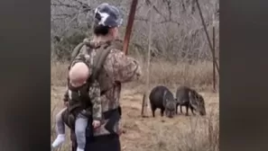 Facebook: Madre con su bebé en la espalda caza a un jabalí con arco y flecha. Foto: Captura