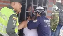 Facebook: mujer quedó atrapada entre rejas por intentar saber qué hacía su vecina. Foto: Facebook Radio La Roca FM 103.9