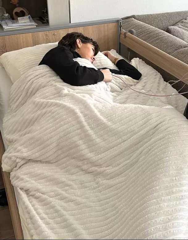 La joven creadora de contenido falleció rodeada de su familia semanas después de publicar una desgarradora carta dirigida al tumor que padecía desde los 14 años. Foto: Instagram