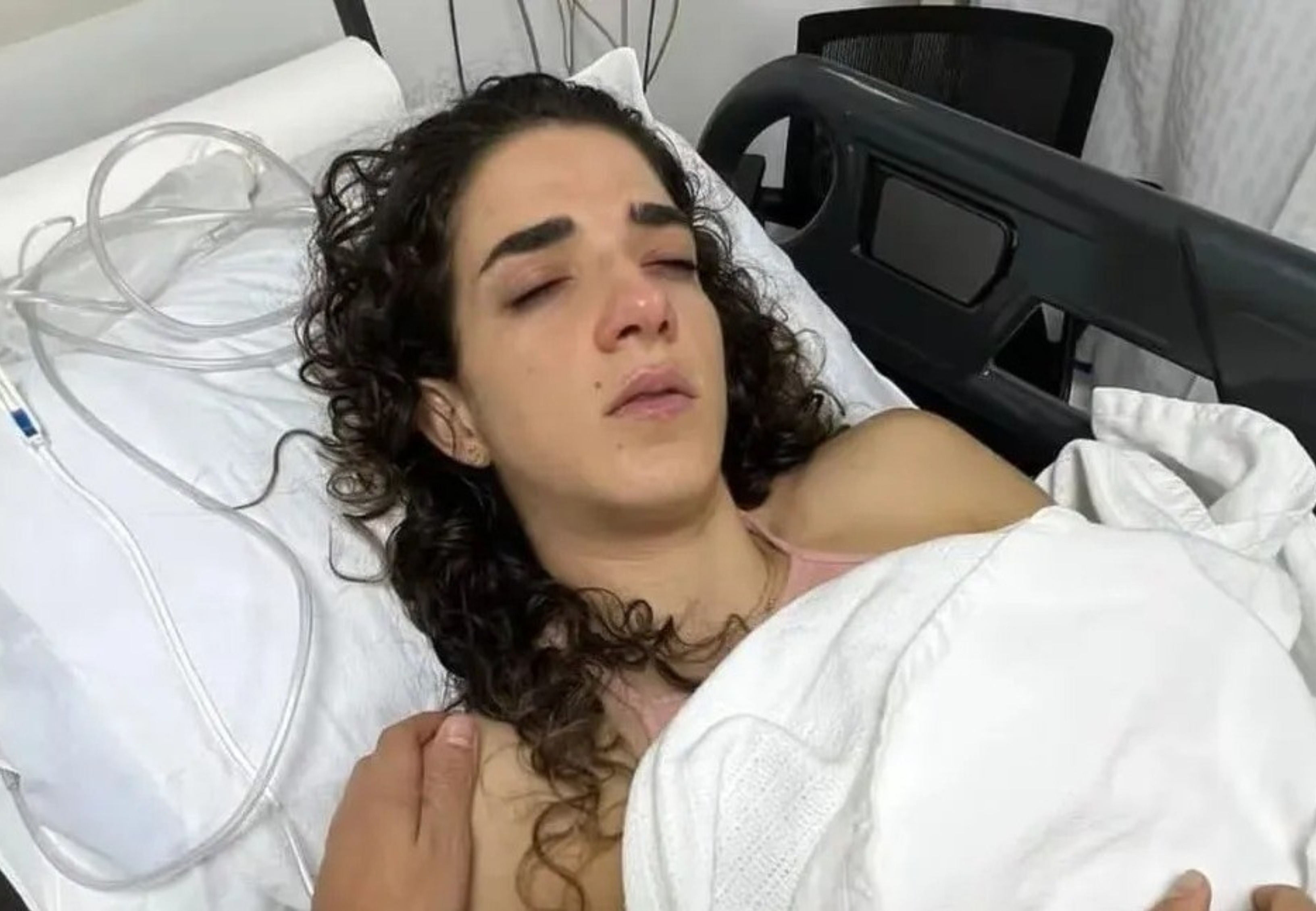 Jousfit fue hospitalizada tras inyectarse bótox en el rostro / Telecinco