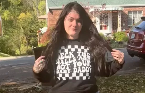 La madre de Jacinda Jenkins se encargó de dar la mala noticia / Captura