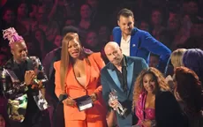 John Travolta confunde a Taylor Swift con drag queen y casi le entrega premio en MTV VMAs - Noticias de dragas