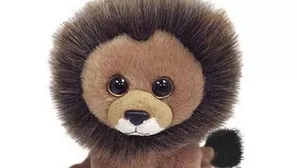 Peluche de le&oacute;n Cecil. (V&iacute;a BBC)