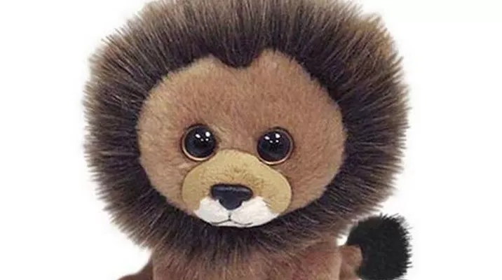 Peluche de león Cecil. (Vía BBC) Peluche de león Cecil. (Vía BBC)