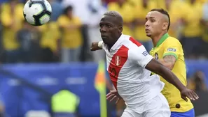 Luis Advíncula conquista Instagram con fotografía de su infancia. Foto: AFP