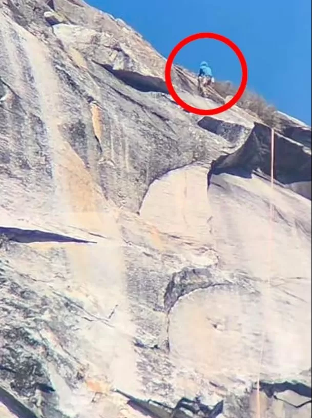 Balin Miller realizaba una transmisión en vivo cuando cayó de un peligroso muro del Parque Nacional Yosemite / Captura Balin Miller realizaba una transmisión en vivo cuando cayó de un peligroso muro del Parque Nacional Yosemite / Captura