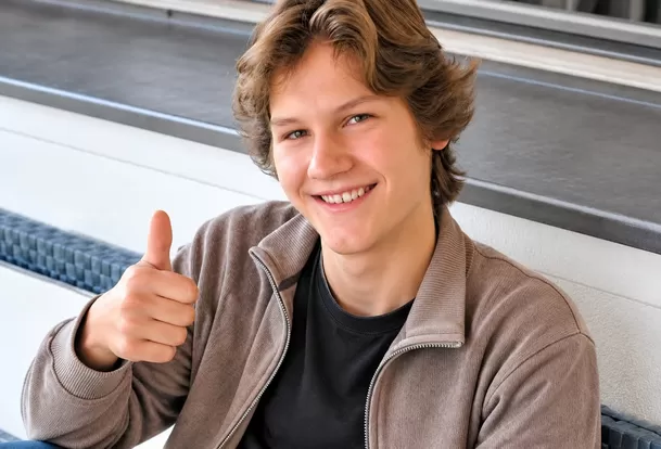 El influencer alemán Manuel Otto falleció tras prenderse fuego durante una transmisión en vivo / Twitter El influencer alemán Manuel Otto falleció tras prenderse fuego durante una transmisión en vivo / Twitter