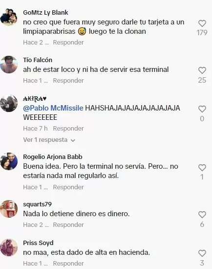 Limpiaparabrisas "cobra" con POS y usuarios reaccionan en redes sociales / Captura