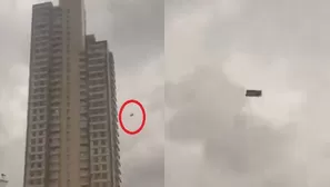 Sofá volador en Turquía / @OnrKlmz