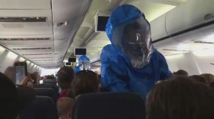 Pasajero causó pánico en avión al bromear con virus del ébola Pasajero causó pánico en avión al bromear con virus del ébola