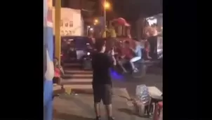 Perú vs Chile: hincha grababa festejo por triunfo de selección peruana y le roban su celular. Foto: captura