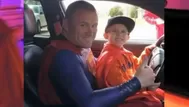 Policía se vistió de Superman para sorprender a niño de siete años con cáncer