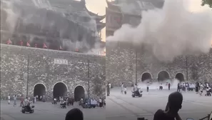 China: Se derrumbó techo de monumento histórico con turistas presentes / Captura / TikTok @veracruzen
