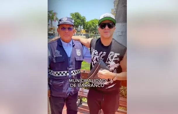 Acto de honestidad del sereno de Barranco fue reconocido por el reggaetonero Ken-Y. Foto: Municipalidad de Barranco Acto de honestidad del sereno de Barranco fue reconocido por el reggaetonero Ken-Y. Foto: Municipalidad de Barranco