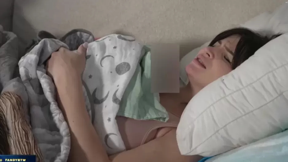 La streamer estadounidense Fandy llevó la frase “compartir todo con el chat” a otro nivel al transmitir en vivo el nacimiento de su hijo en Twitch. Foto: Twitch