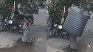 El tanque de agua cayó sobre la mujer, pero salió ilesa / Video: CCTV 