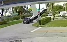YouTube: Captan el momento en el que un avión impacta contra un auto en una calle de Florida - Noticias de florida