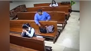 YouTube: ladrón roba a mujer en una iglesia en Ecuador y al salir se persigna. Foto: captura/Video: RT