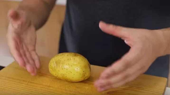 YouTube: mira este fantástico truco para pelar papas que hará tu vida más sencilla YouTube: mira este fantástico truco para pelar papas que hará tu vida más sencilla