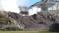 YouTube: el momento en el que se abre un enorme géiser de barro en casa de Nueva Zelanda.  Foto: captura