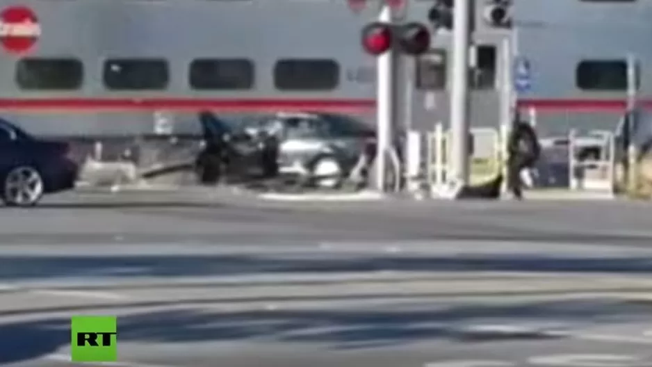 YouTube: policía rescató a un hombre que estaba a punto de ser arrollado por un tren