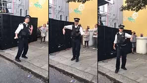 Baile de policía en Carnaval de Notting Hill. Video: Youtube 'LEE BAINES'