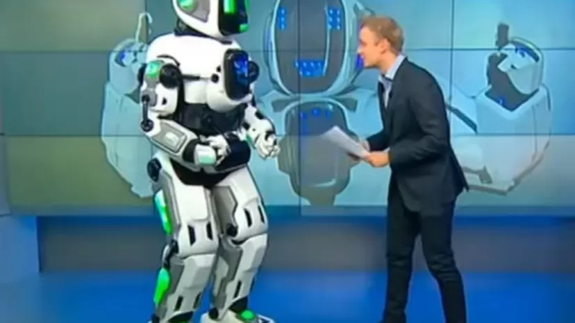 YouTube: presentan robot de alta tecnología en TV y resulta ser un hombre disfrazado