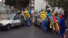 YouTube: Su auto se detiene y lo ayudan un Minion, un Hombre Araña y unos payasos