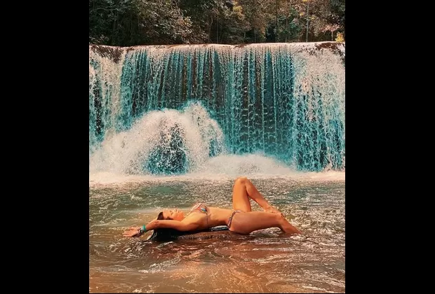 Rosángela Espinoza lució su espectacular figura en bikini desde Jamaica 