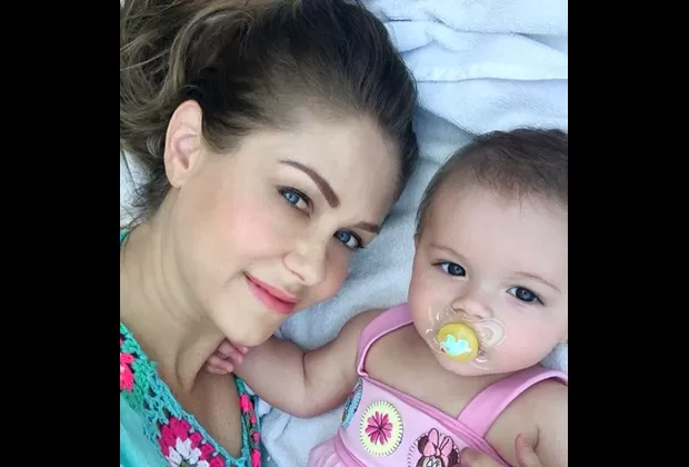 'Rubí': Ingrid Martz celebra los primeros 6 meses de su hija Martina