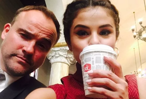 Selena Gómez asistió a boda de David Henrie de ‘Los hechiceros de Waverly Place’