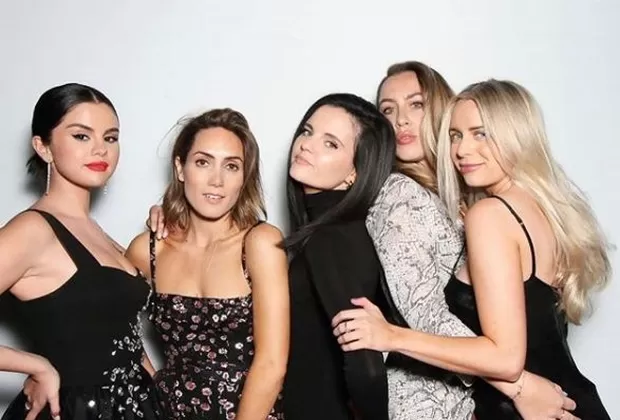 Selena Gómez boda Courtney Barry