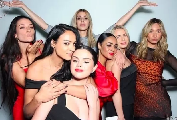 Selena Gómez boda Courtney Barry