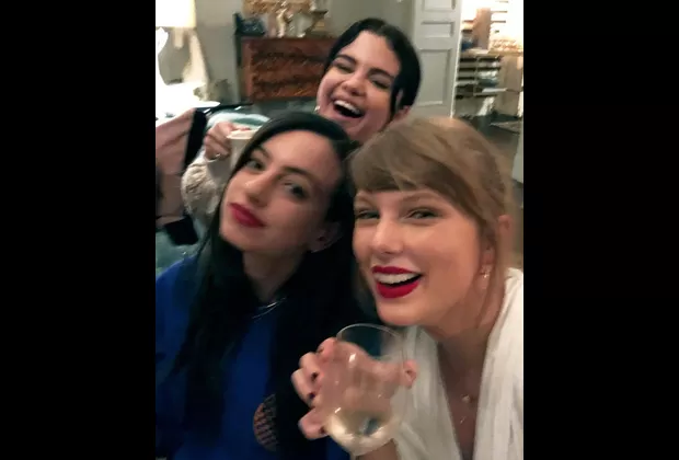 Selena Gómez y Taylor Swift noche de chicas
