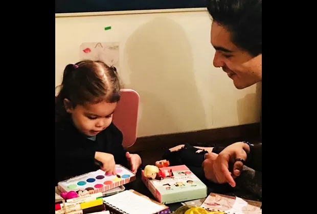 Sergio Mayer y las fotos de su hijo y su nieta Mila que son comentadas en Instagram