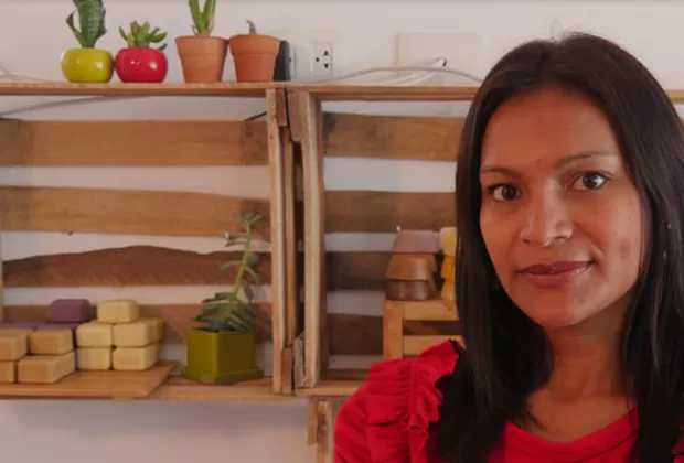 champu solido nazhia organics peru