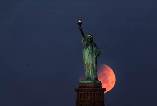 Superluna azul: las espectaculares postales que deja el eclipse