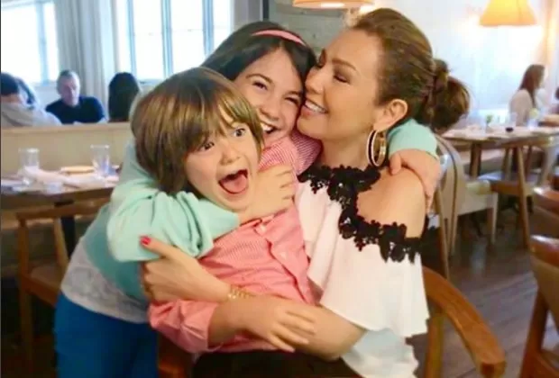 Thalía reveló foto junto a su hija y asombra por el parecido entre ambas