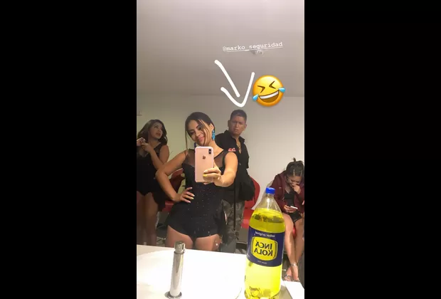 Thamara Gómez capta a agente de seguridad en fotografía y divierte a sus fans 