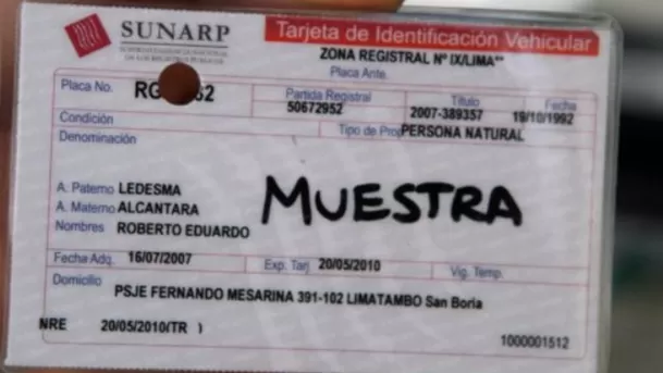 El trámite se realiza a través de un acta de transferencia vehicular en notaria. El trámite se realiza a través de un acta de transferencia vehicular en notaria.