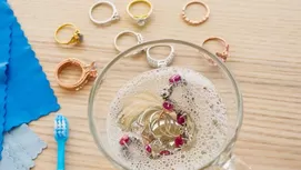 Tips para cuidar tus joyas de fantasía y evitar que se pongan verdes