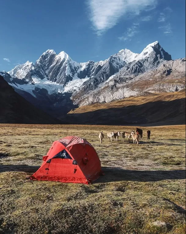 Puedes acampar en los alrededores de la Laguna Carhuacocha. (Foto: @etudiante.vagabonde)