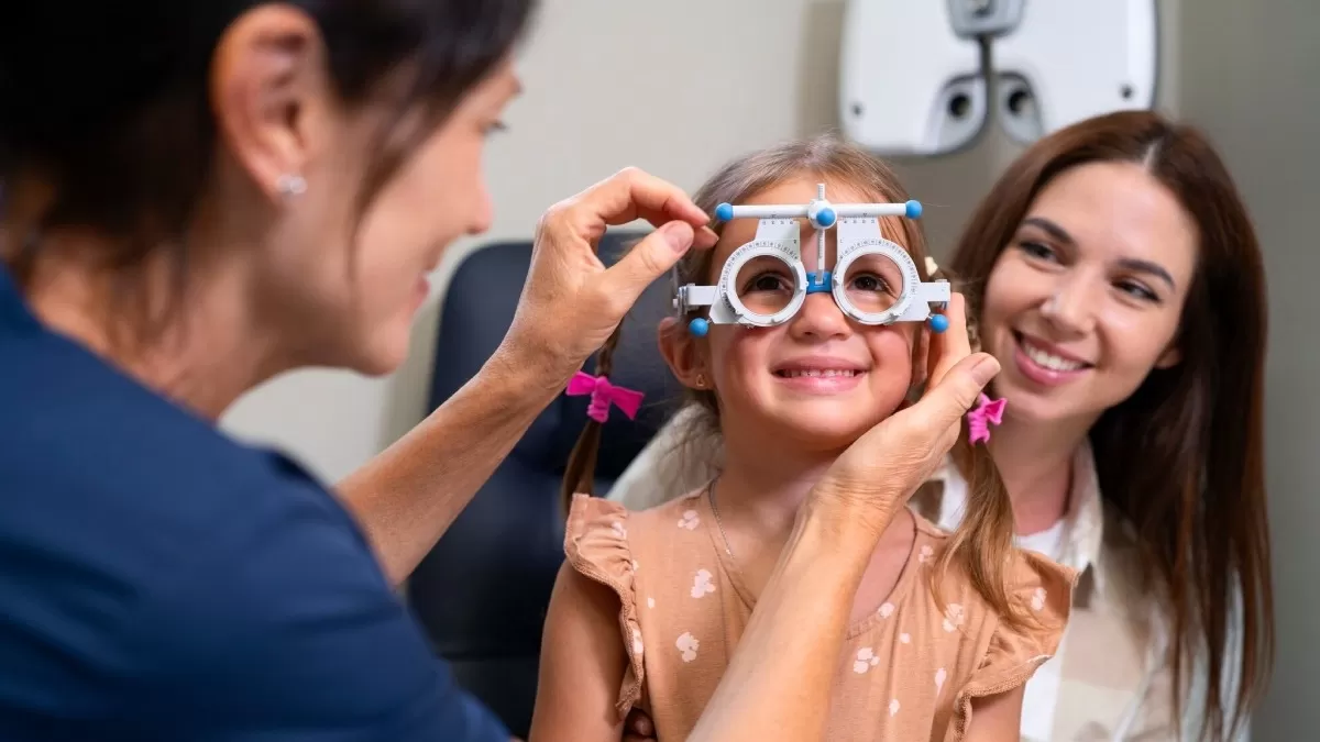 La miopía, el astigmatismo y la hipermetropía son los problemas de visión más frecuentes en niños.