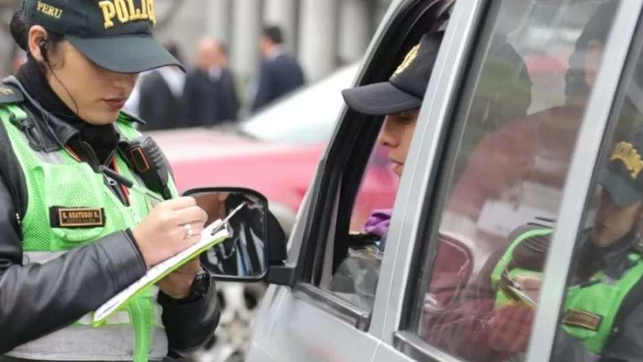 Una de las infracciones más usuales es por estacionamiento en zona rígida