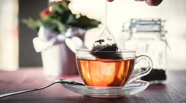 ¿Cómo reconocer si una bolsita de té está hecha con plástico?