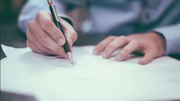 Las empresas pueden tener contratos indeterminados para puestos gerenciales. Las empresas pueden tener contratos indeterminados para puestos gerenciales.