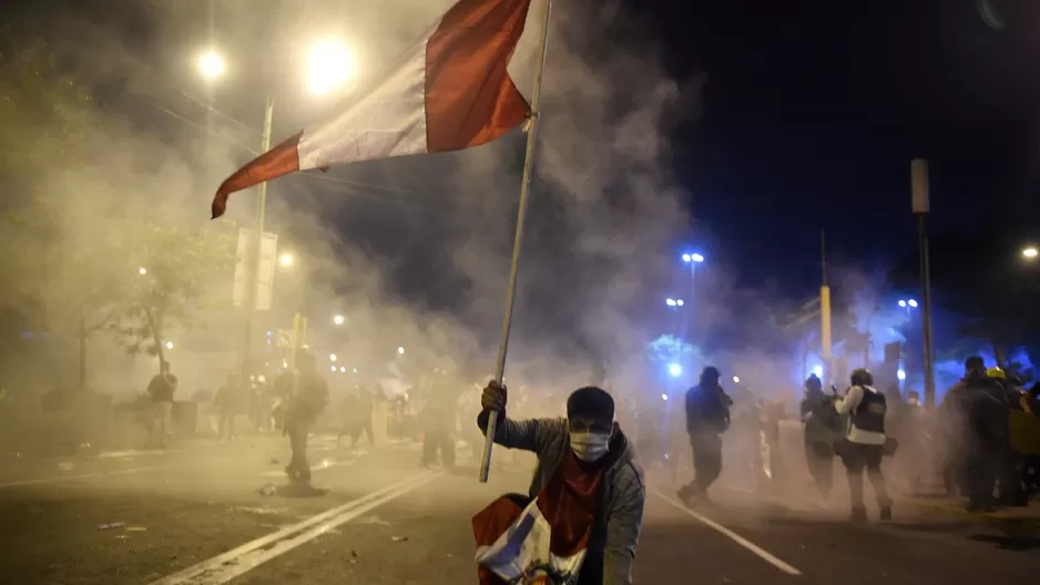 Recomendaciones si has tenido contacto con los gases lacrimógenos (Foto: AFP)