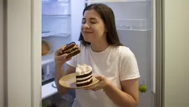 ¿Por qué se debe evitar la fruta como postre en el almuerzo?