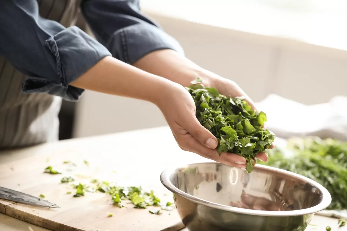 El vinagre y limón no son desinfectantes potentes para los vegetales, en comparación con la lejía. 